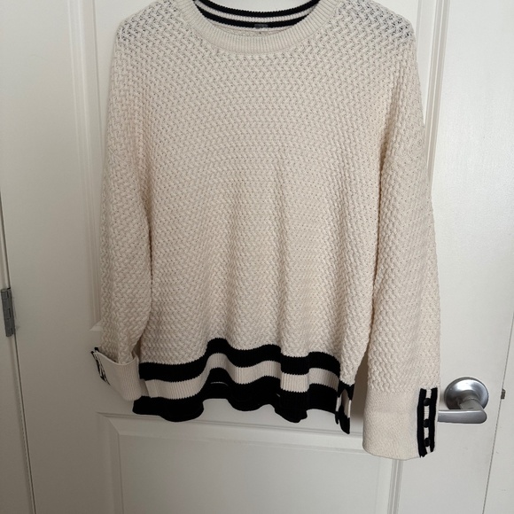 Sweater - Picture 1 of 2